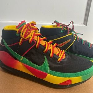 Only worn once Men’s Kevin Durant “Rasta” sneakers size 11.5